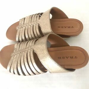 Trask | Sandra Sandal Size 7 Gold Woven Glitter